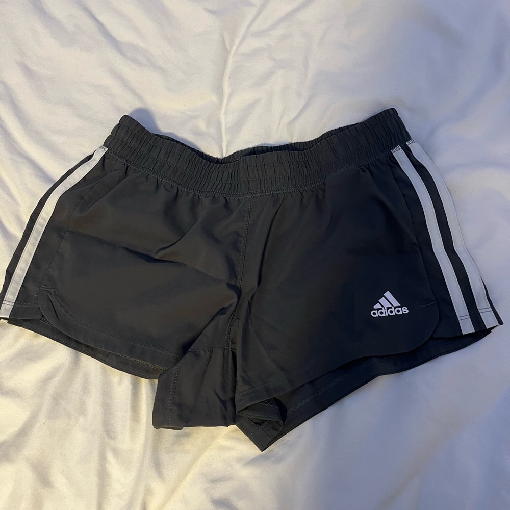 Grey shorts